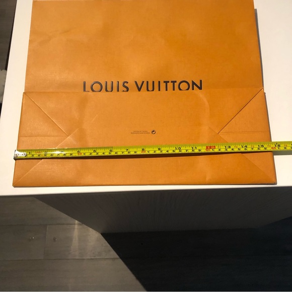 🛍 Louis Vuitton Paper Shopping Bag - Picture 4 of 4